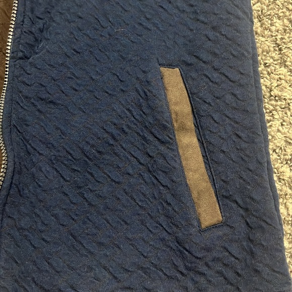 Jos A. Bank RESERVE vest - Picture 2 of 4